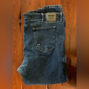 Wrangler Authentics Men's Regular Fit Comfort Flex Waist Jean. 50W x 30L